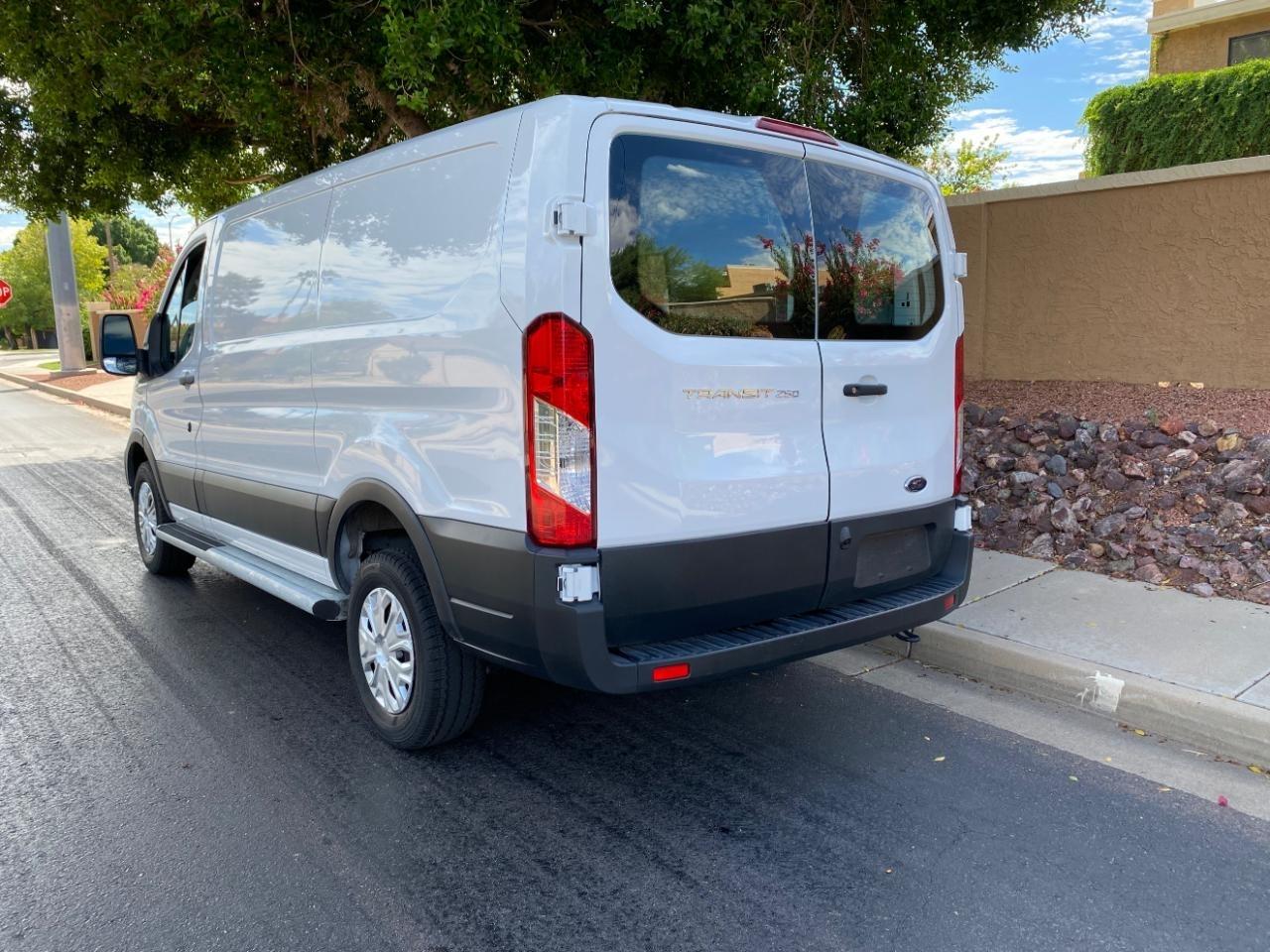 Ford Transit 250 Van 2025