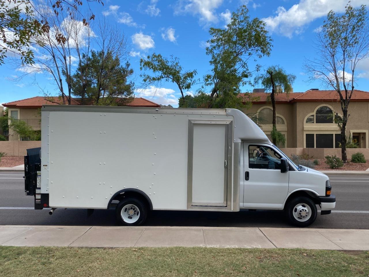 Chevrolet Express Commercial Cutaway RWD 3500 159" WB Work Van 2022