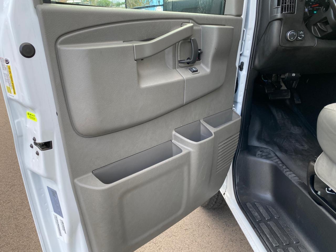 Chevrolet Express Commercial Cutaway RWD 3500 159" WB Work Van 2022