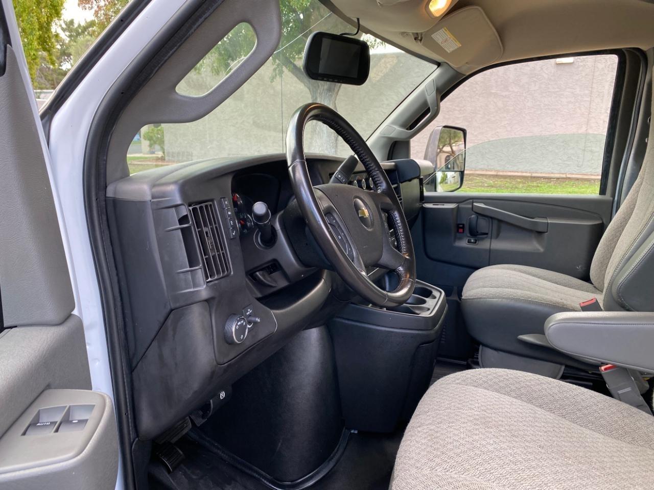 Chevrolet Express Commercial Cutaway RWD 3500 159" WB Work Van 2022