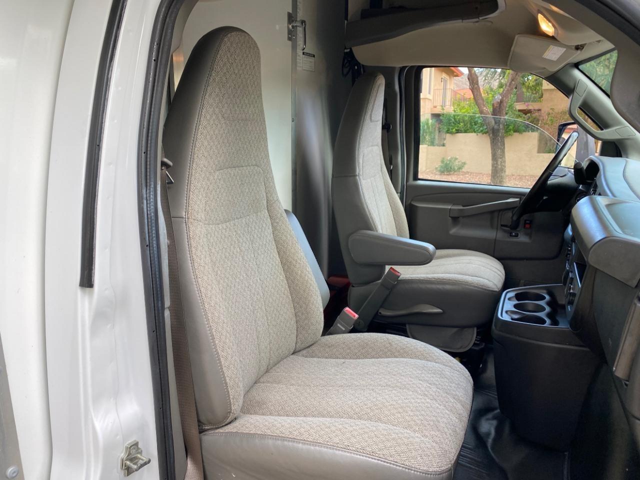 Chevrolet Express Commercial Cutaway RWD 3500 159" WB Work Van 2022
