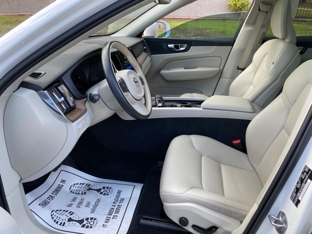 Volvo XC60 T8 Momentum Hybrid AWD 2022