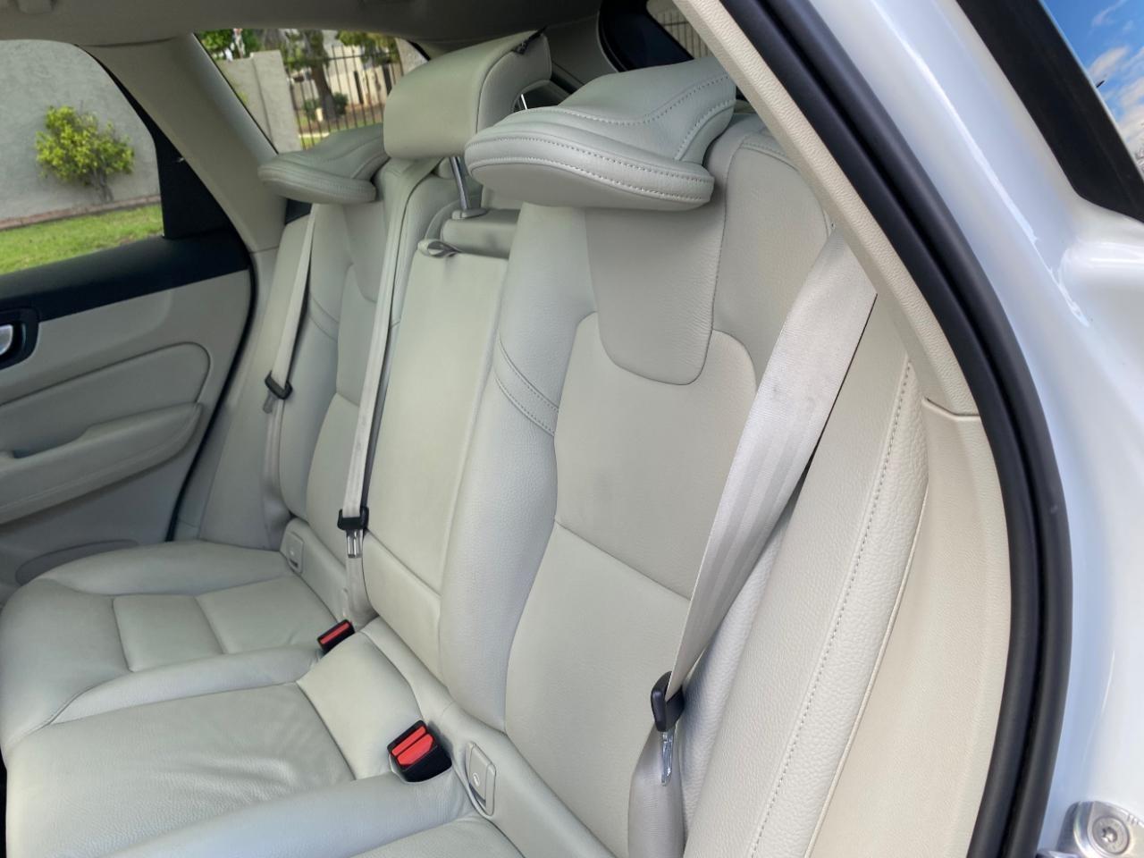 Volvo XC60 T8 Momentum Hybrid AWD 2022