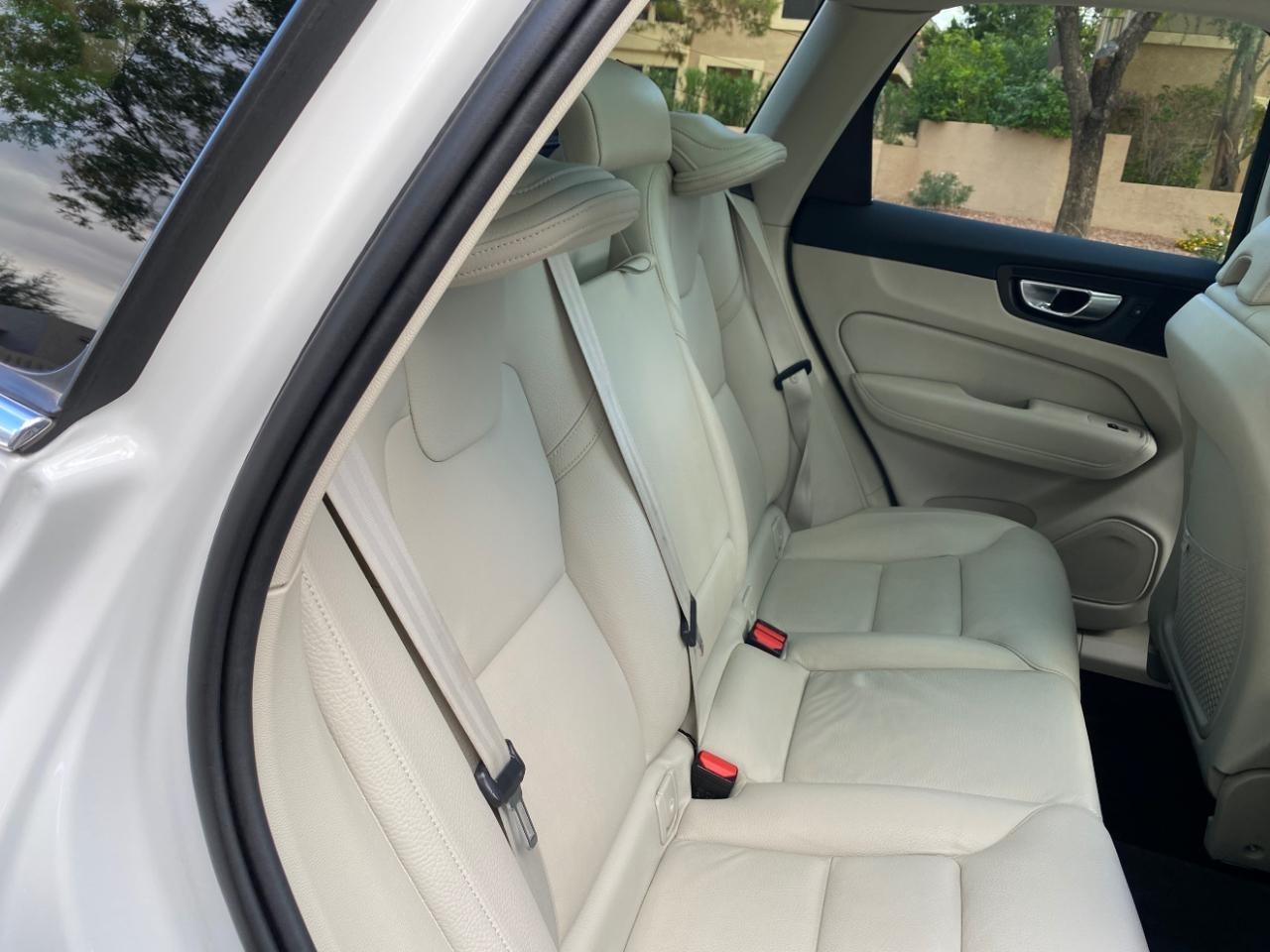 Volvo XC60 T8 Momentum Hybrid AWD 2022