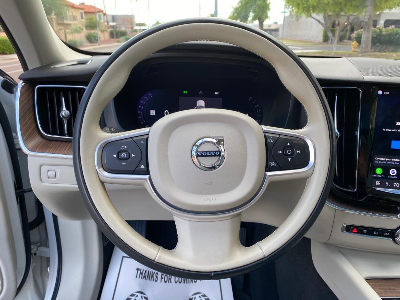 Volvo XC60 T8 Momentum Hybrid AWD 2022