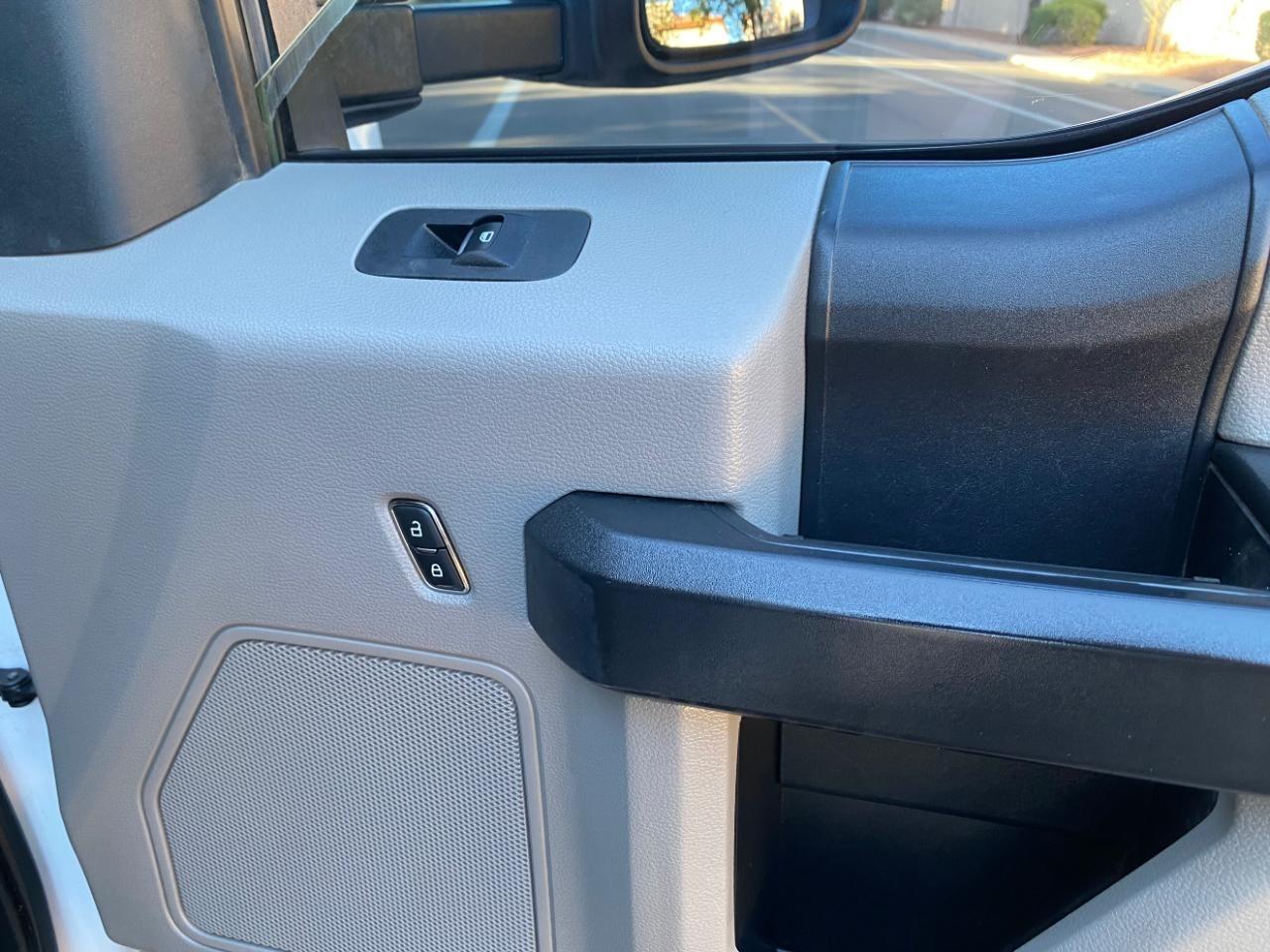 Ford F-350 SD XL Crew Cab Long Bed DRW 2WD 2019