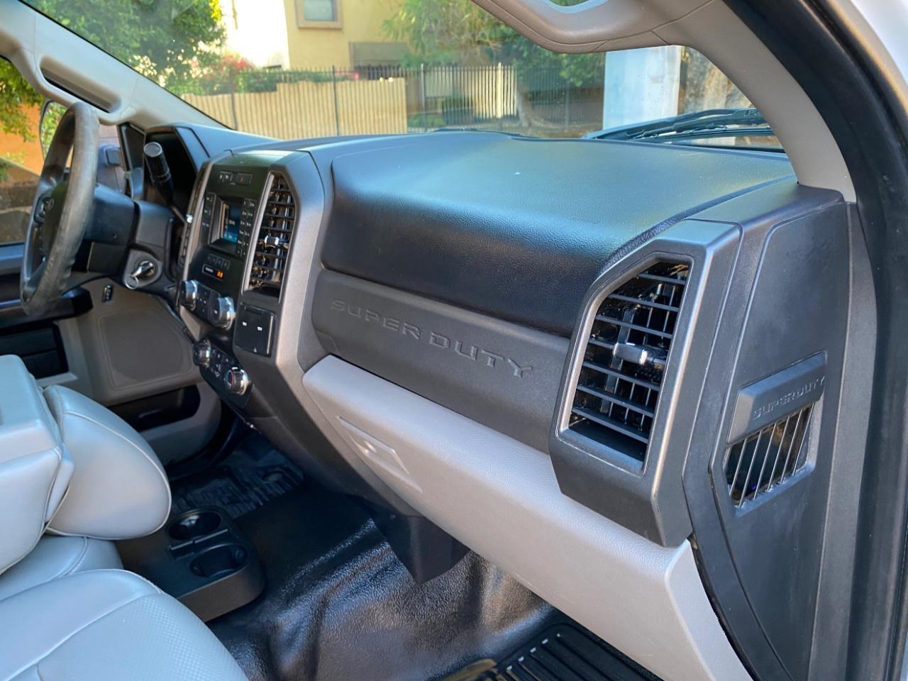 Ford F-350 SD XL Crew Cab Long Bed DRW 2WD 2019