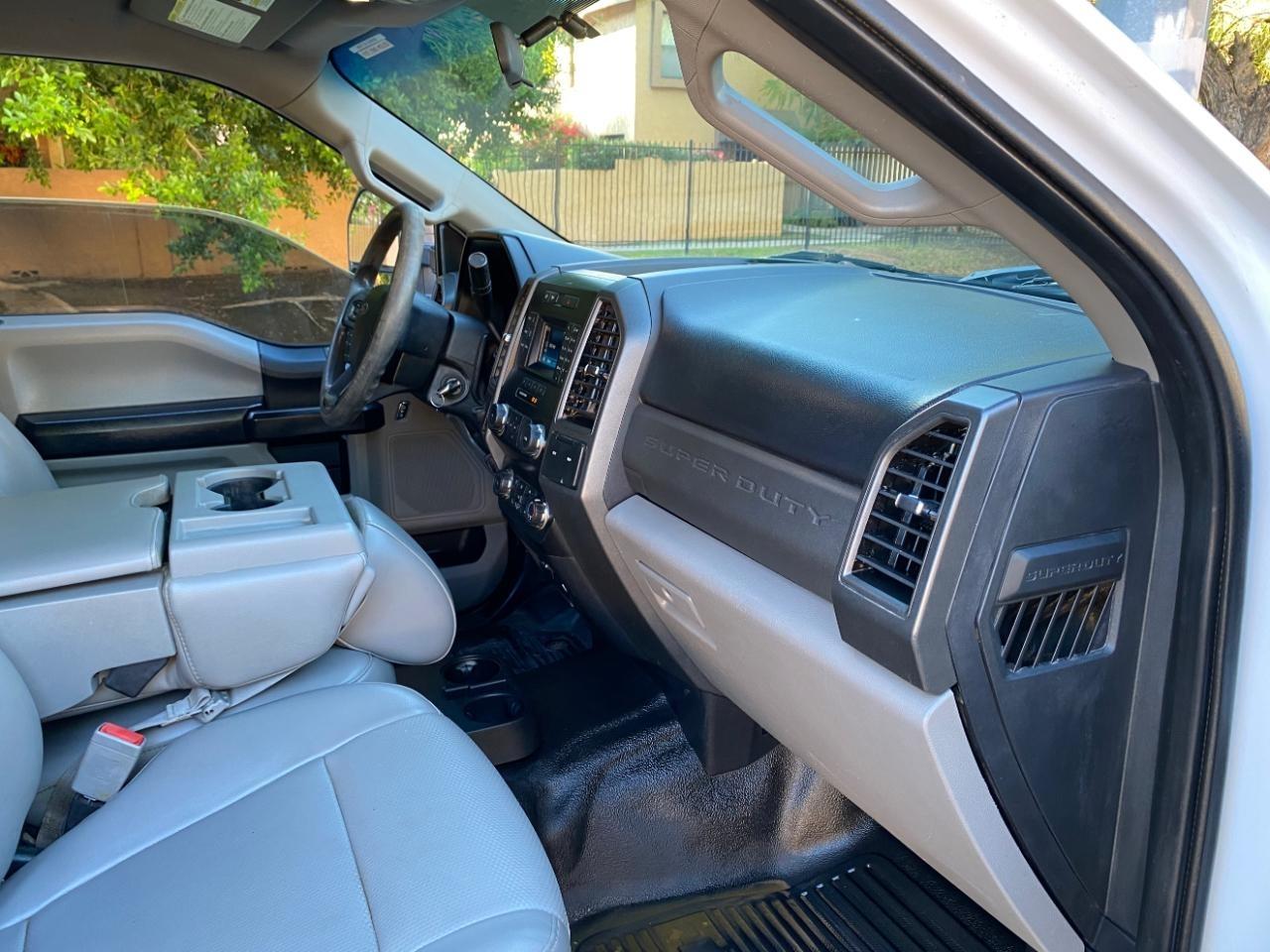 Ford F-350 SD XL Crew Cab Long Bed DRW 2WD 2019