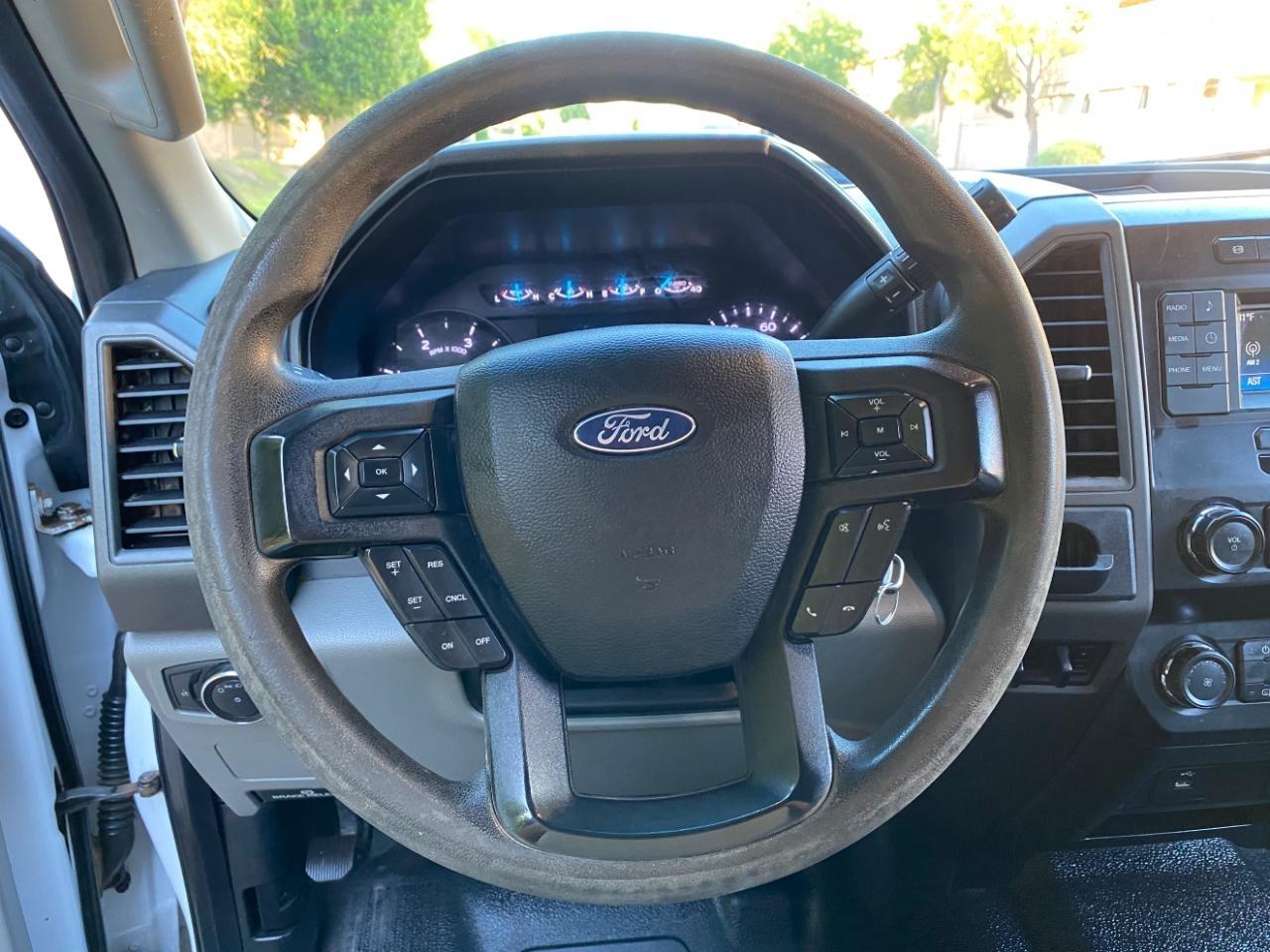 Ford F-350 SD XL Crew Cab Long Bed DRW 2WD 2019