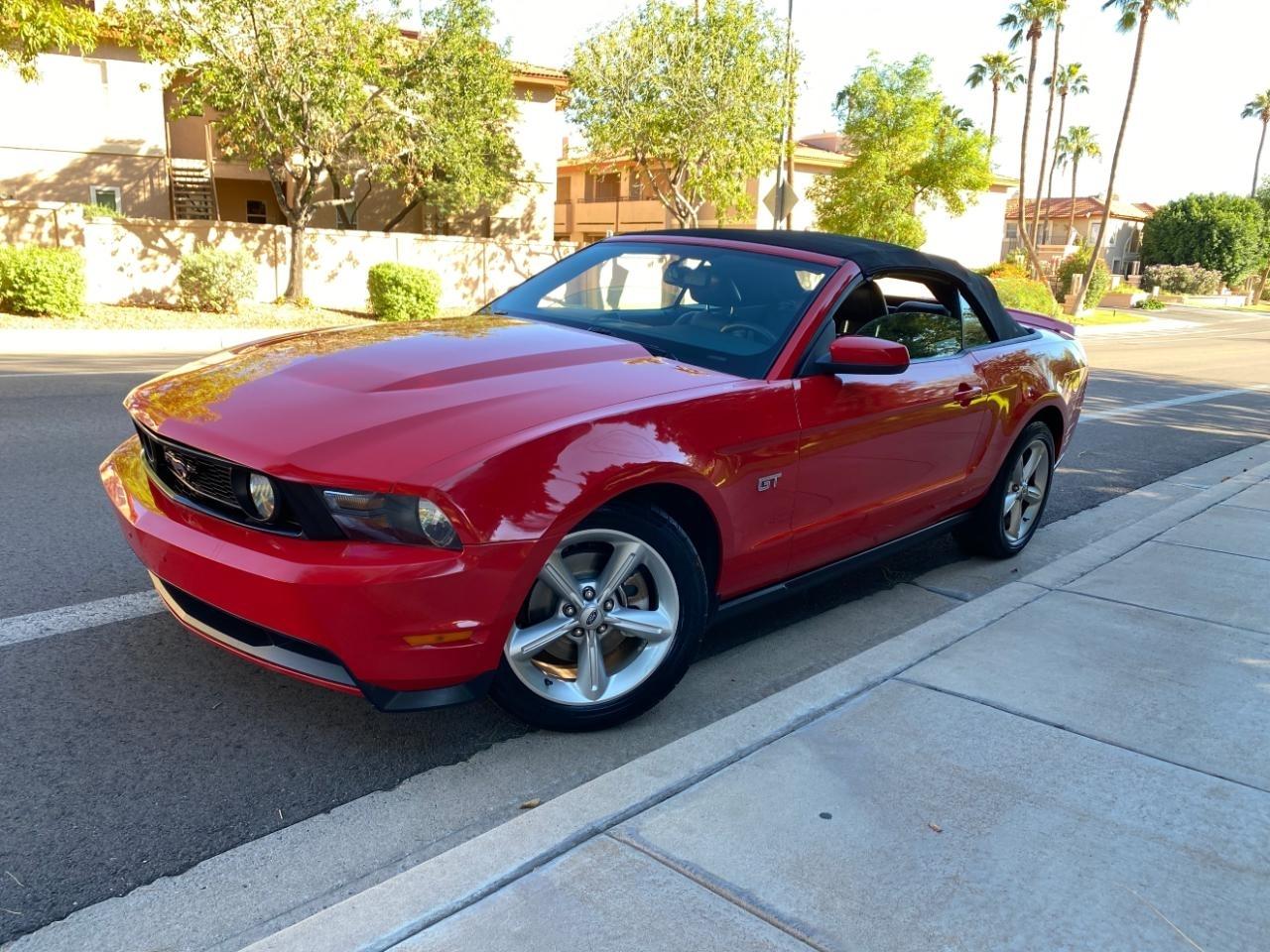 Ford Mustang GT convertible 2010
