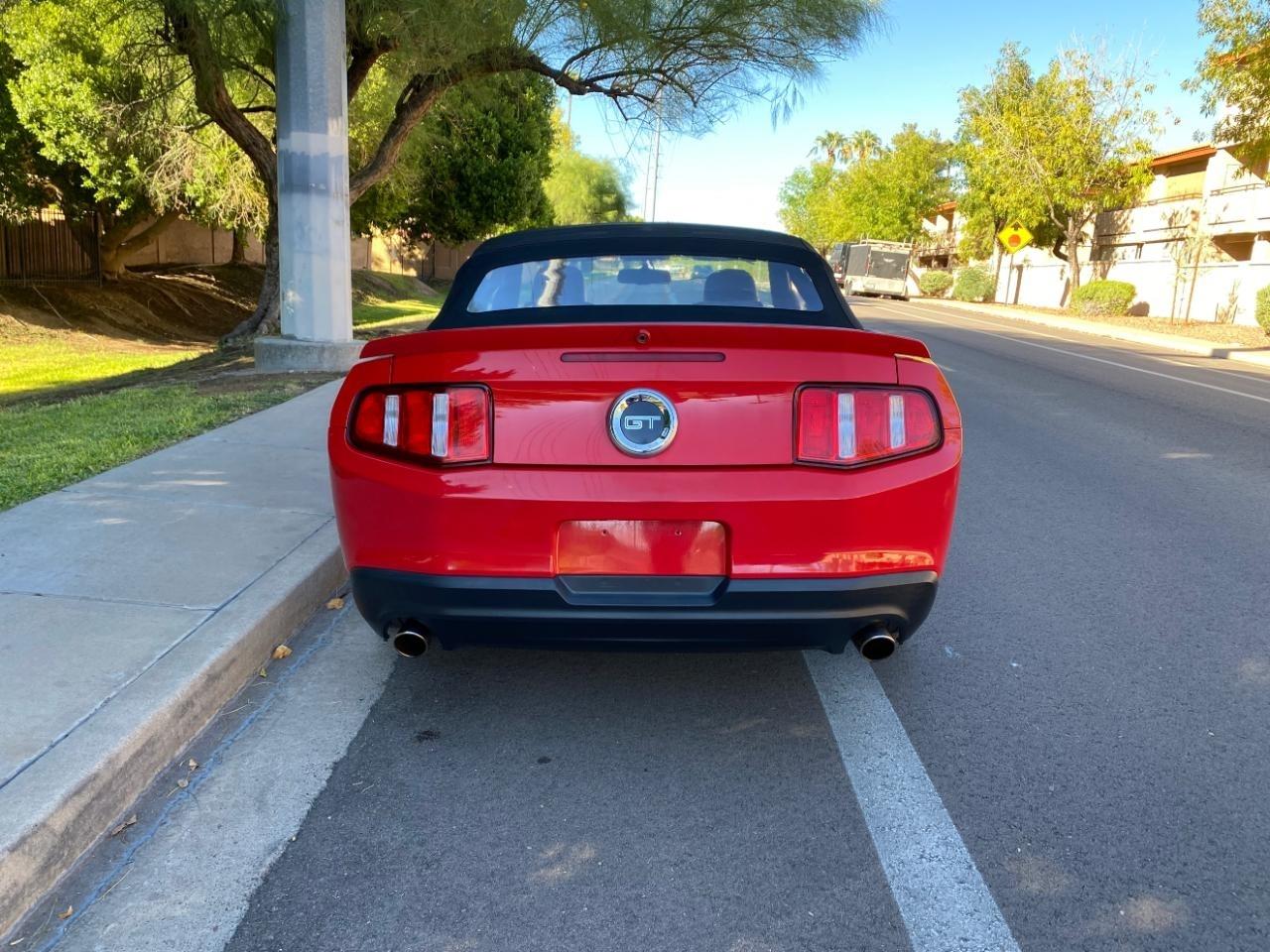 Ford Mustang GT convertible 2010