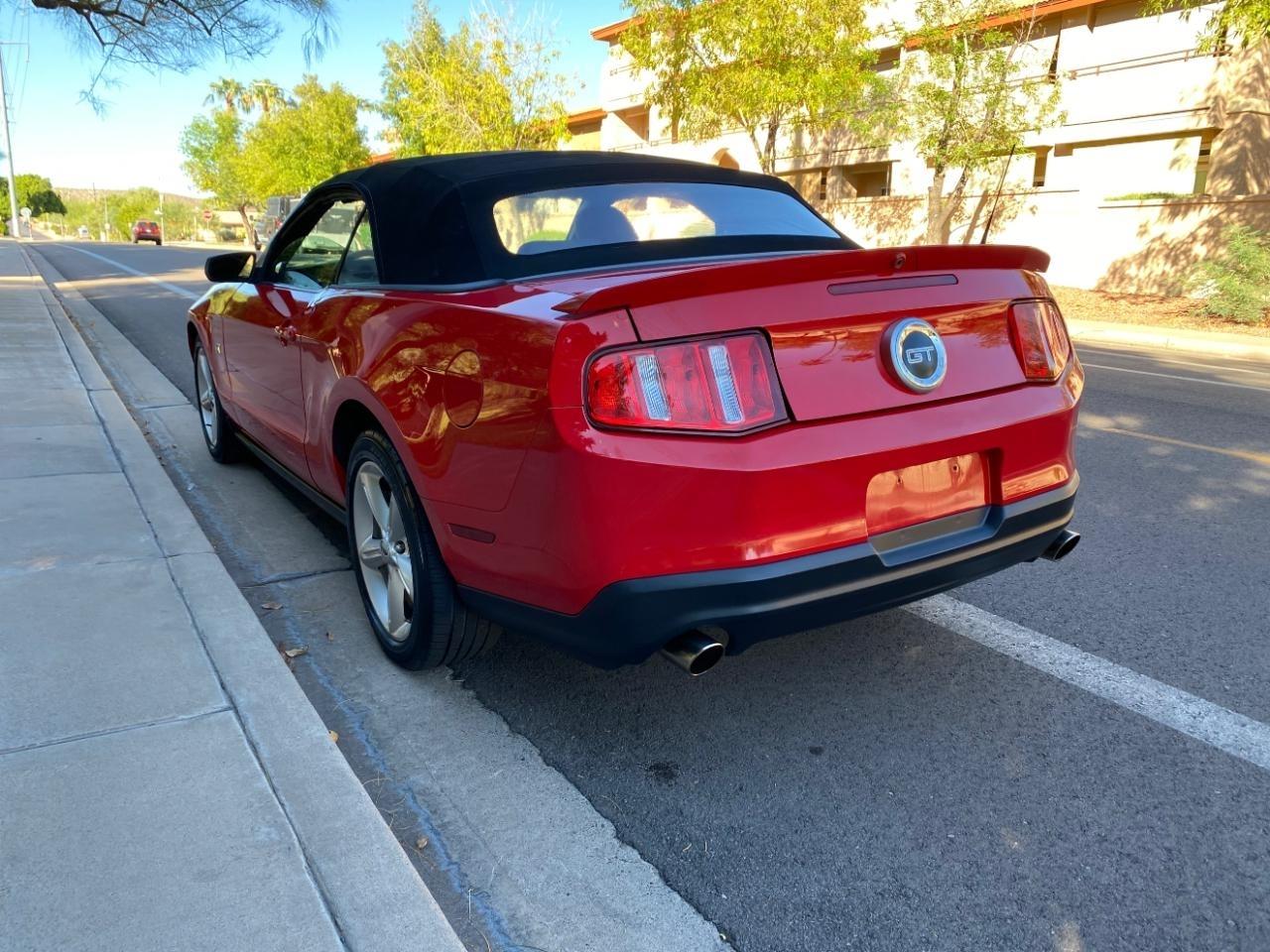 Ford Mustang GT convertible 2010