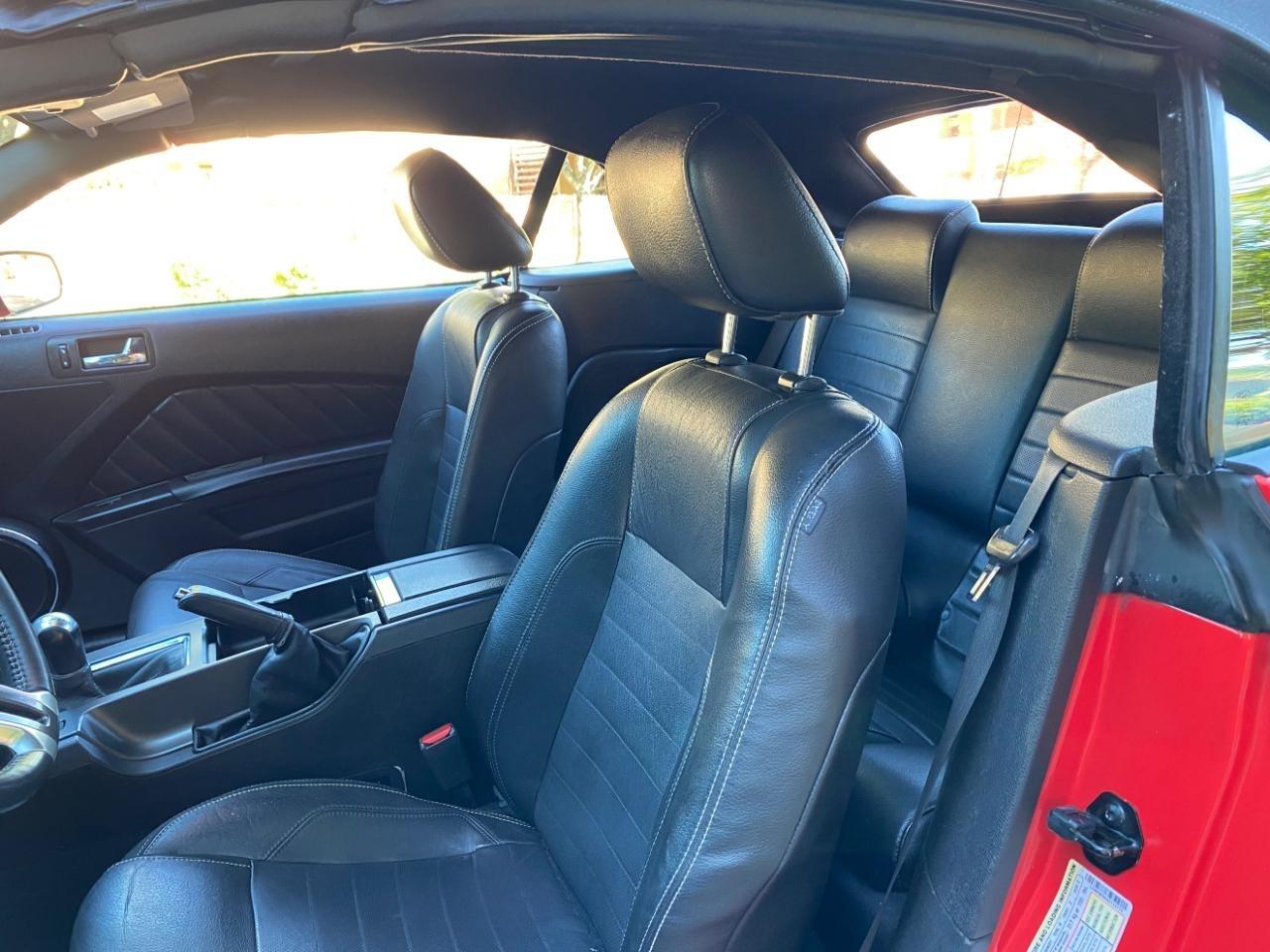 Ford Mustang GT convertible 2010