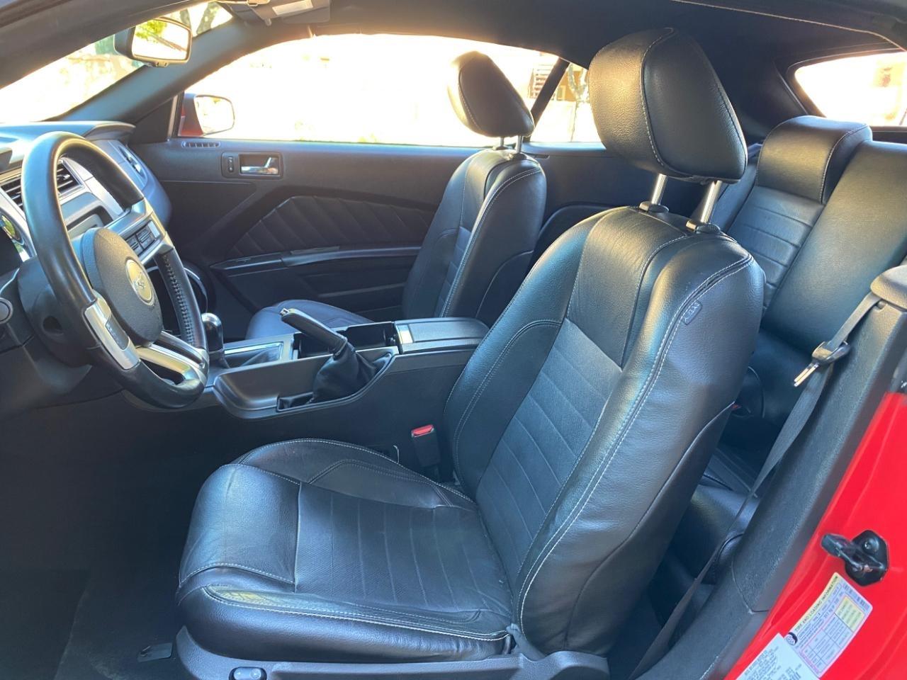 Ford Mustang GT convertible 2010