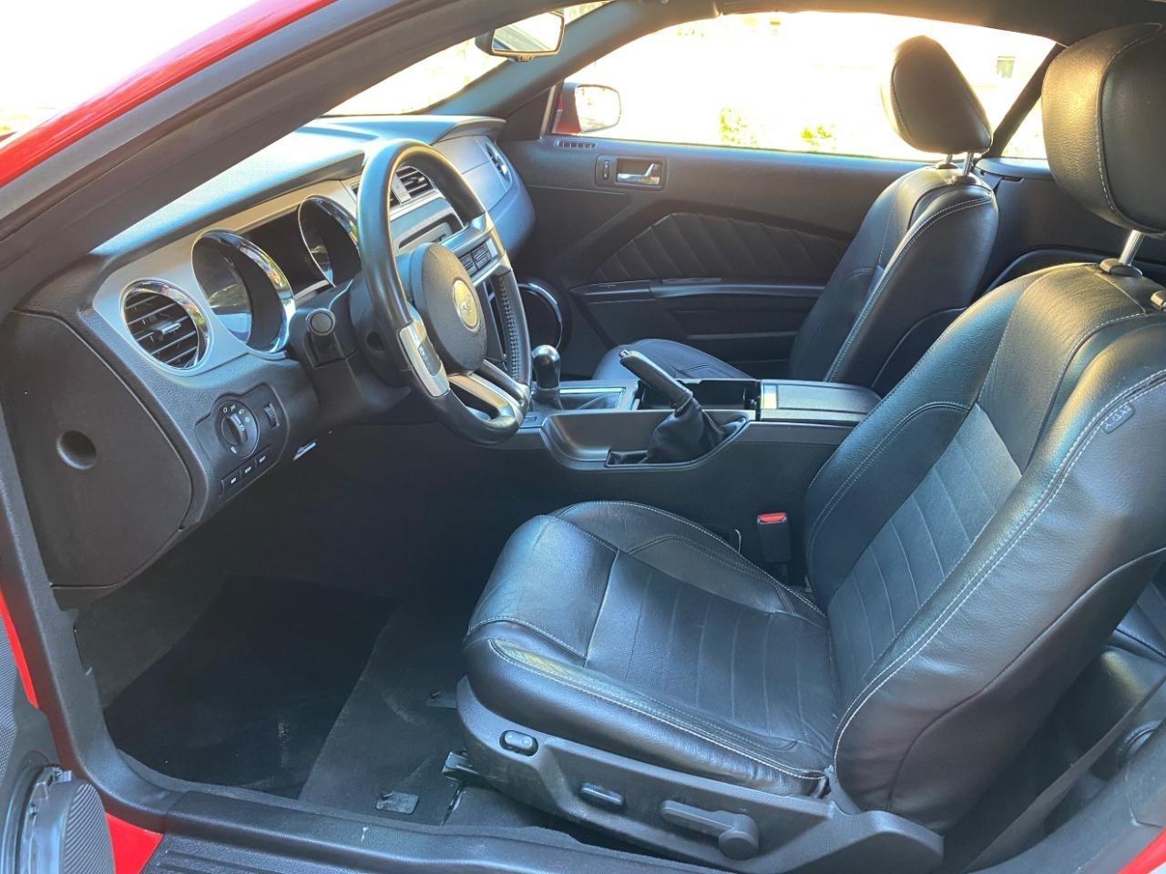 Ford Mustang GT convertible 2010