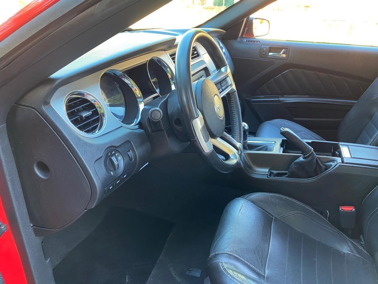 Ford Mustang GT convertible 2010
