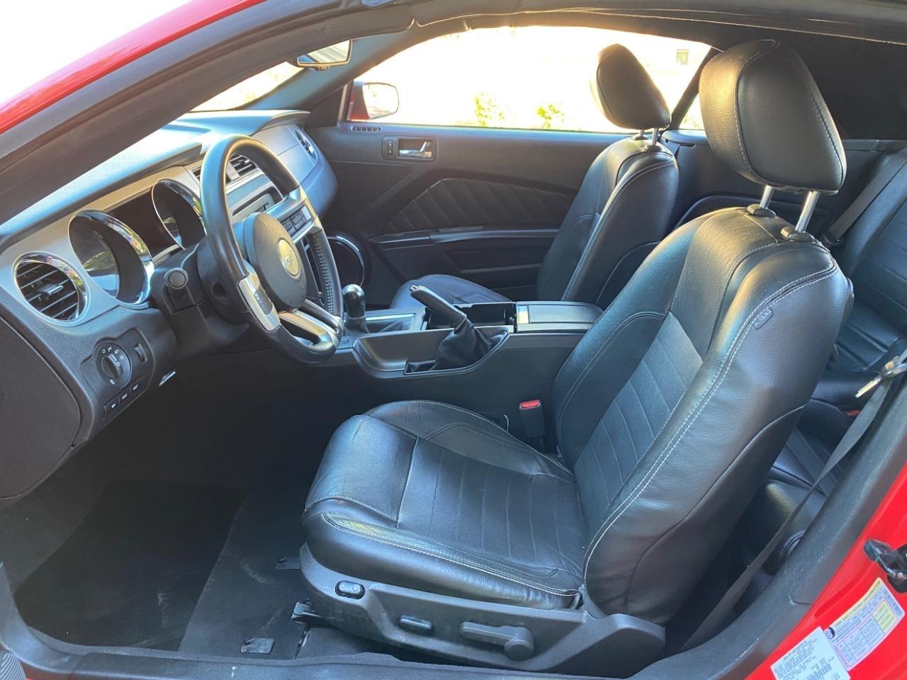 Ford Mustang GT convertible 2010