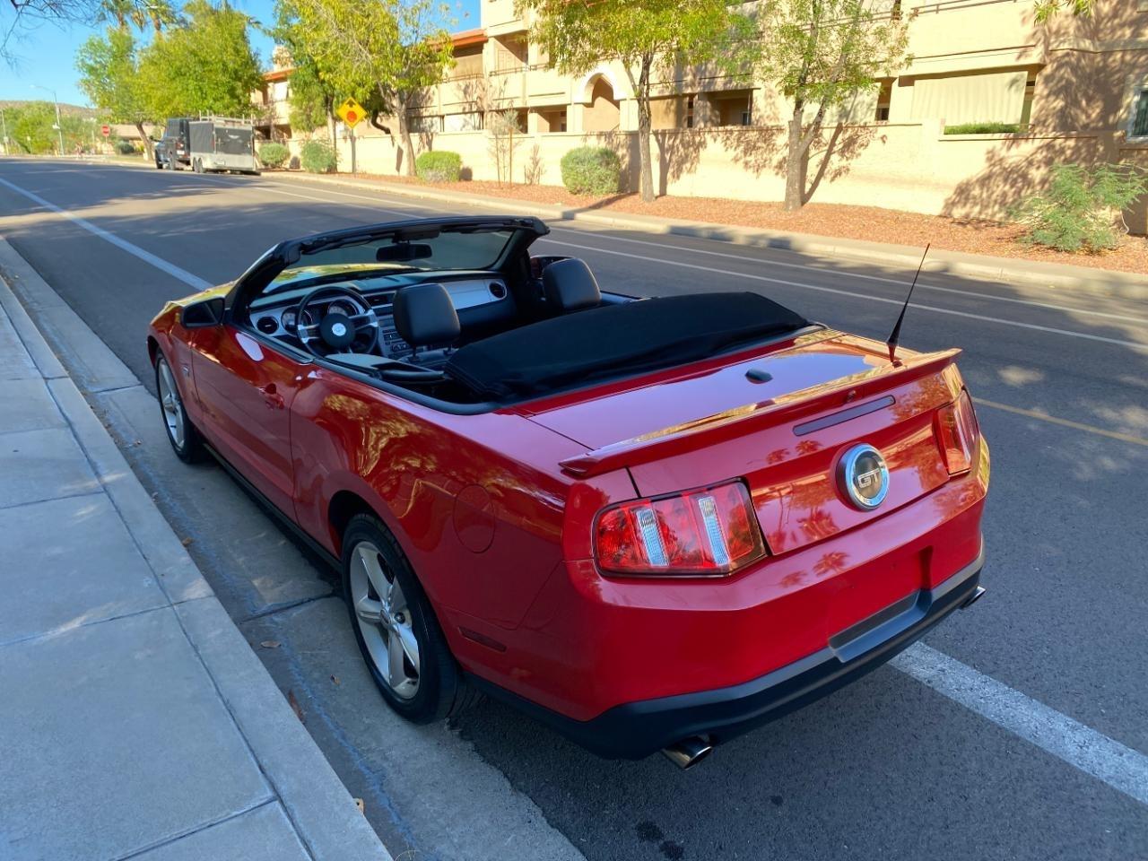 Ford Mustang GT convertible 2010