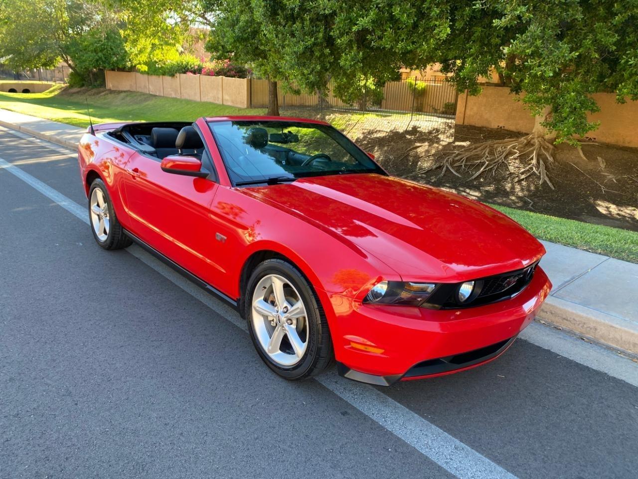 Ford Mustang GT convertible 2010