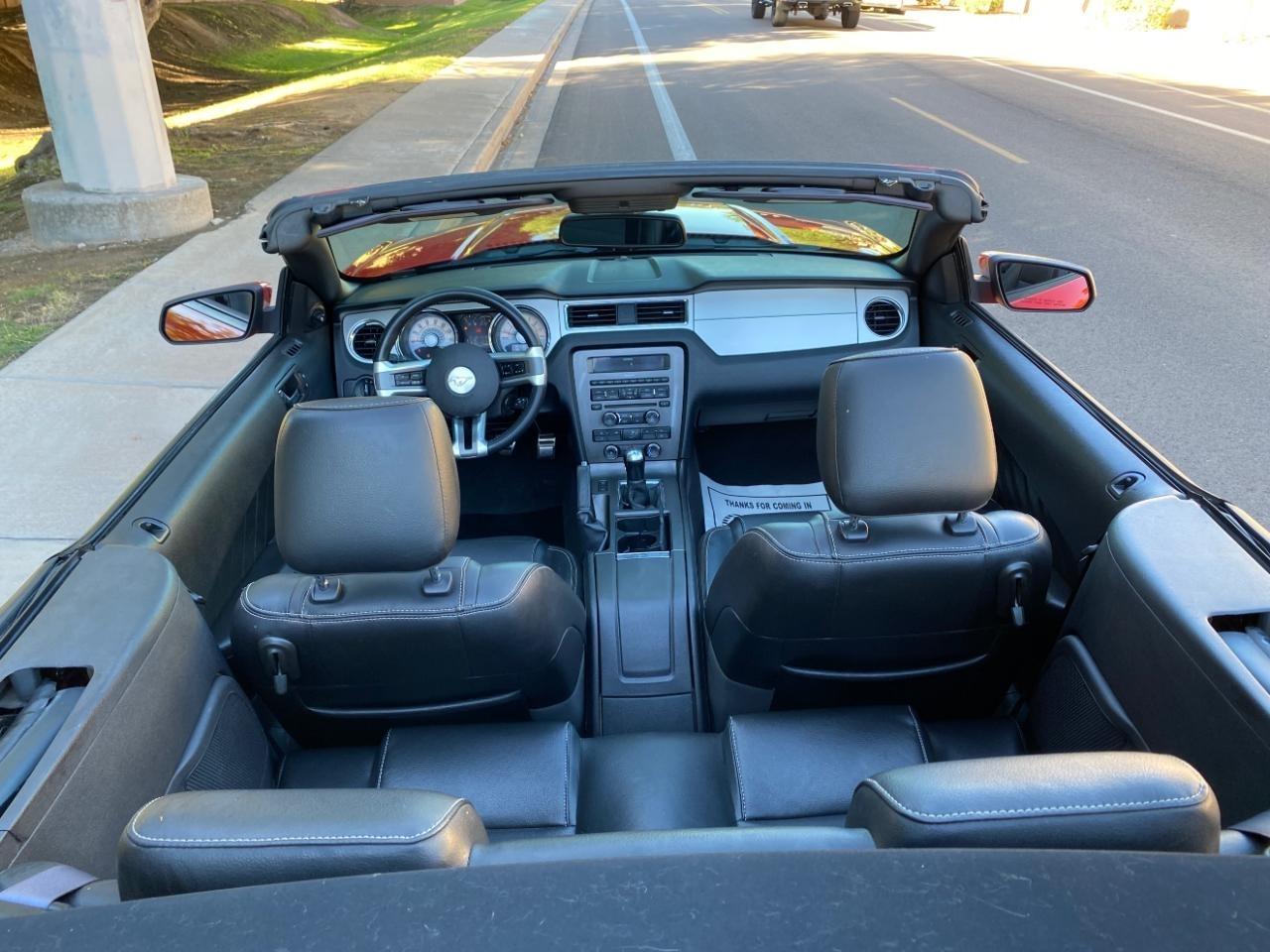 Ford Mustang GT convertible 2010