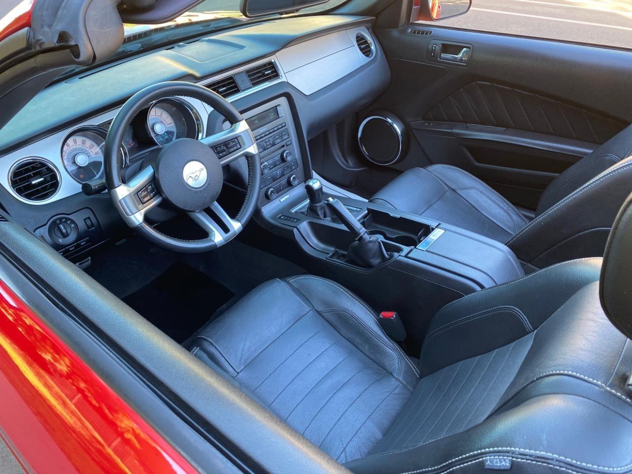 Ford Mustang GT convertible 2010