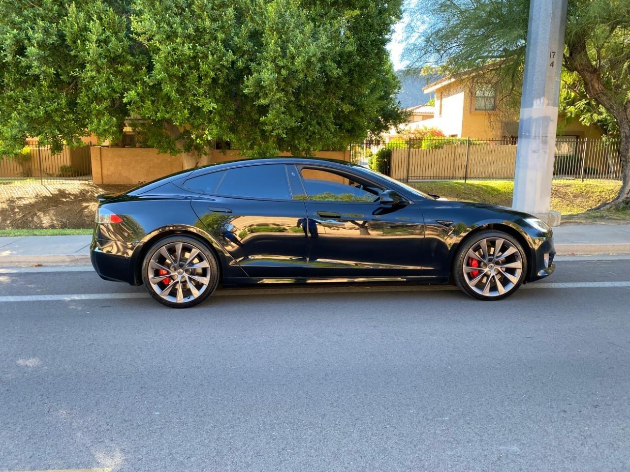 Tesla Model S Plaid 2021