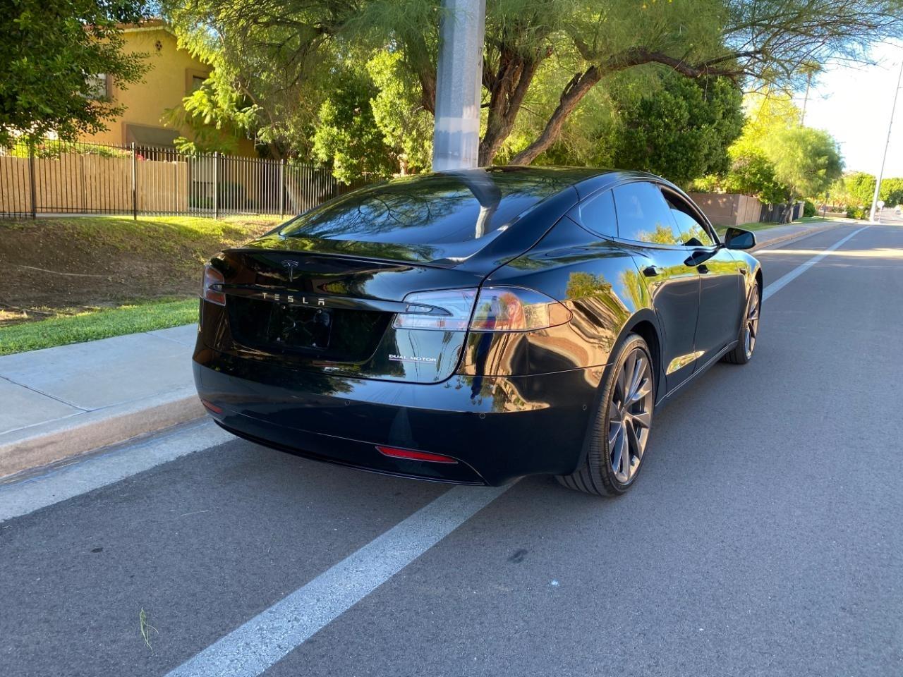 Tesla Model S Plaid 2021