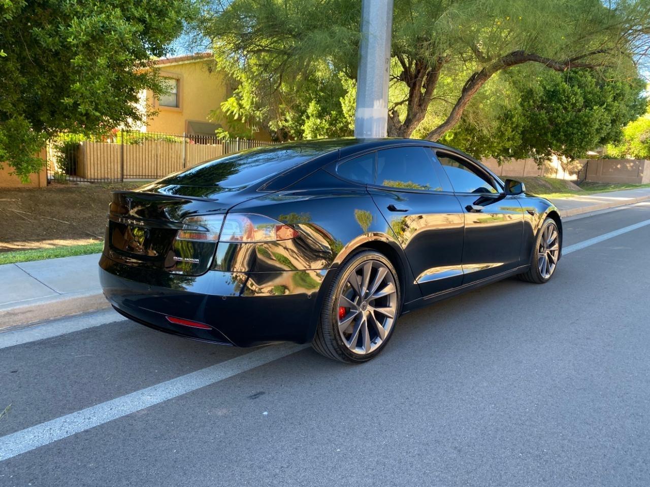 Tesla Model S Plaid 2021