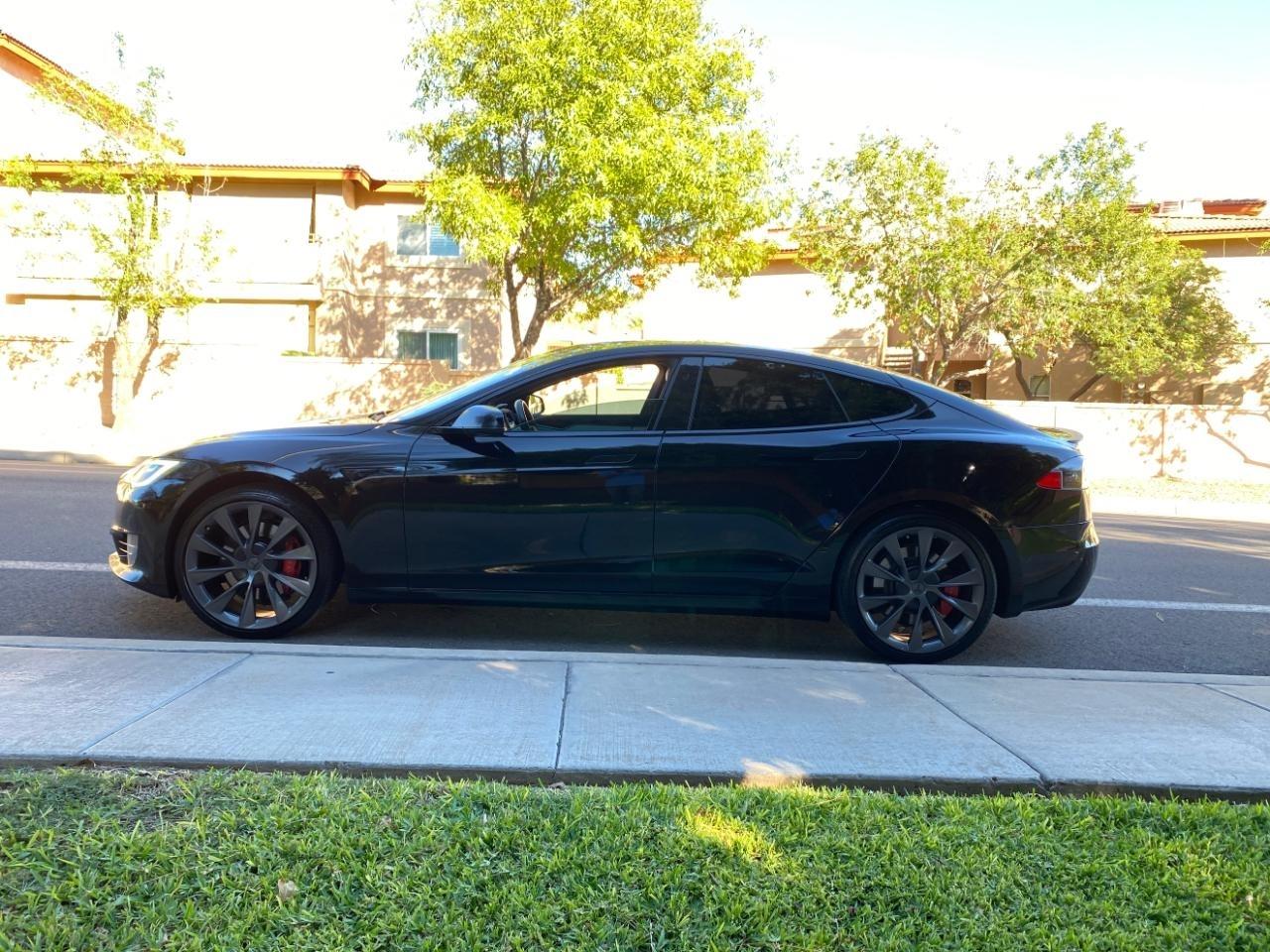 Tesla Model S Plaid 2021