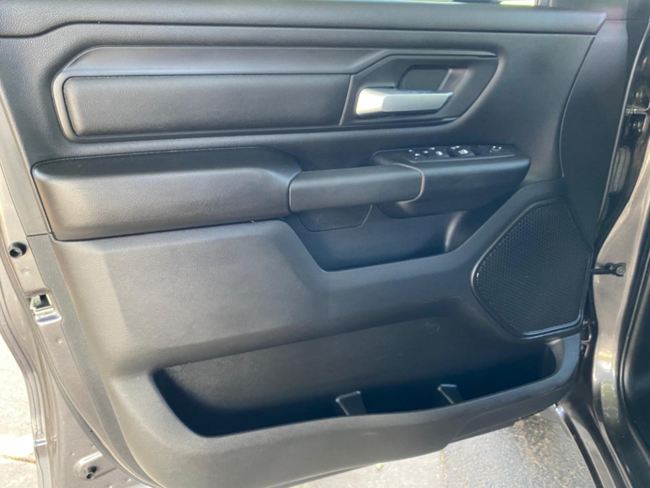 RAM 1500 Tradesman Quad Cab 4WD 2024
