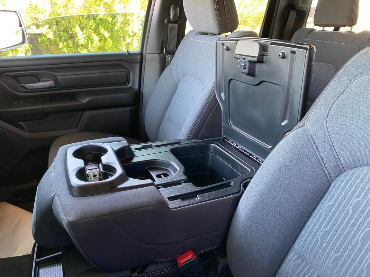 RAM 1500 Tradesman Quad Cab 4WD 2024