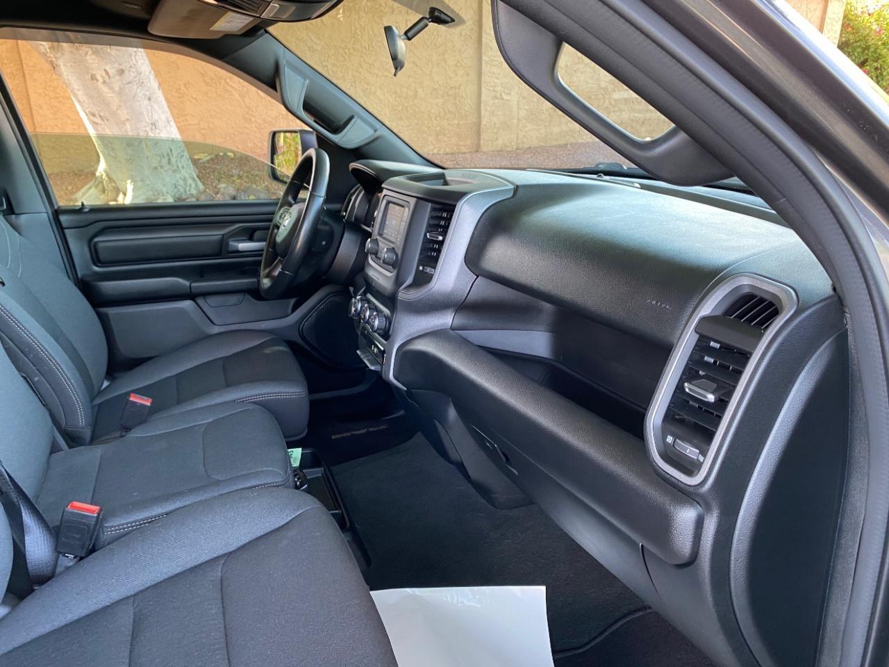 RAM 1500 Tradesman Quad Cab 4WD 2024