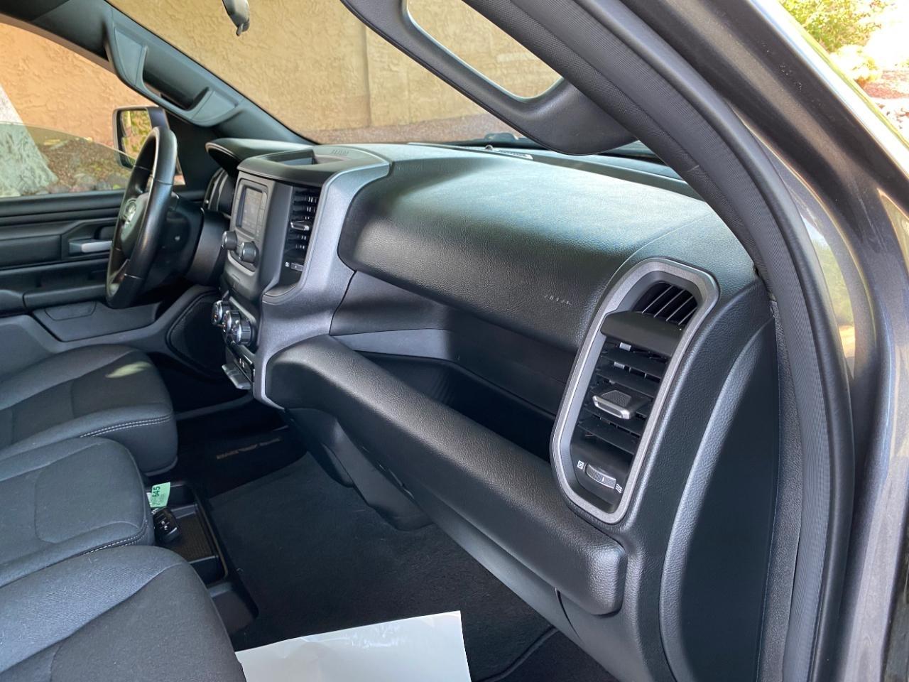 RAM 1500 Tradesman Quad Cab 4WD 2024