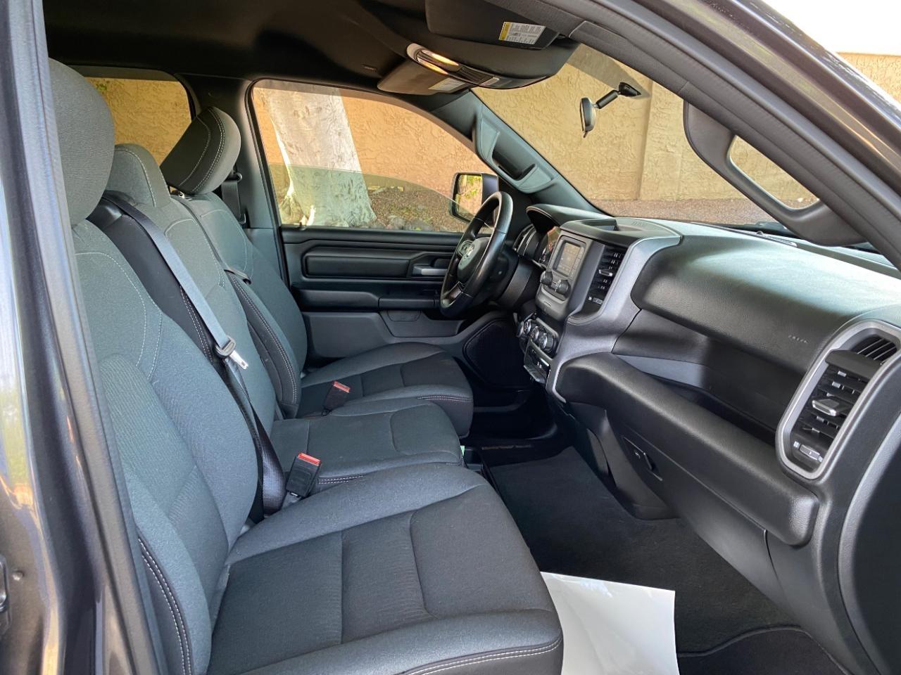 RAM 1500 Tradesman Quad Cab 4WD 2024