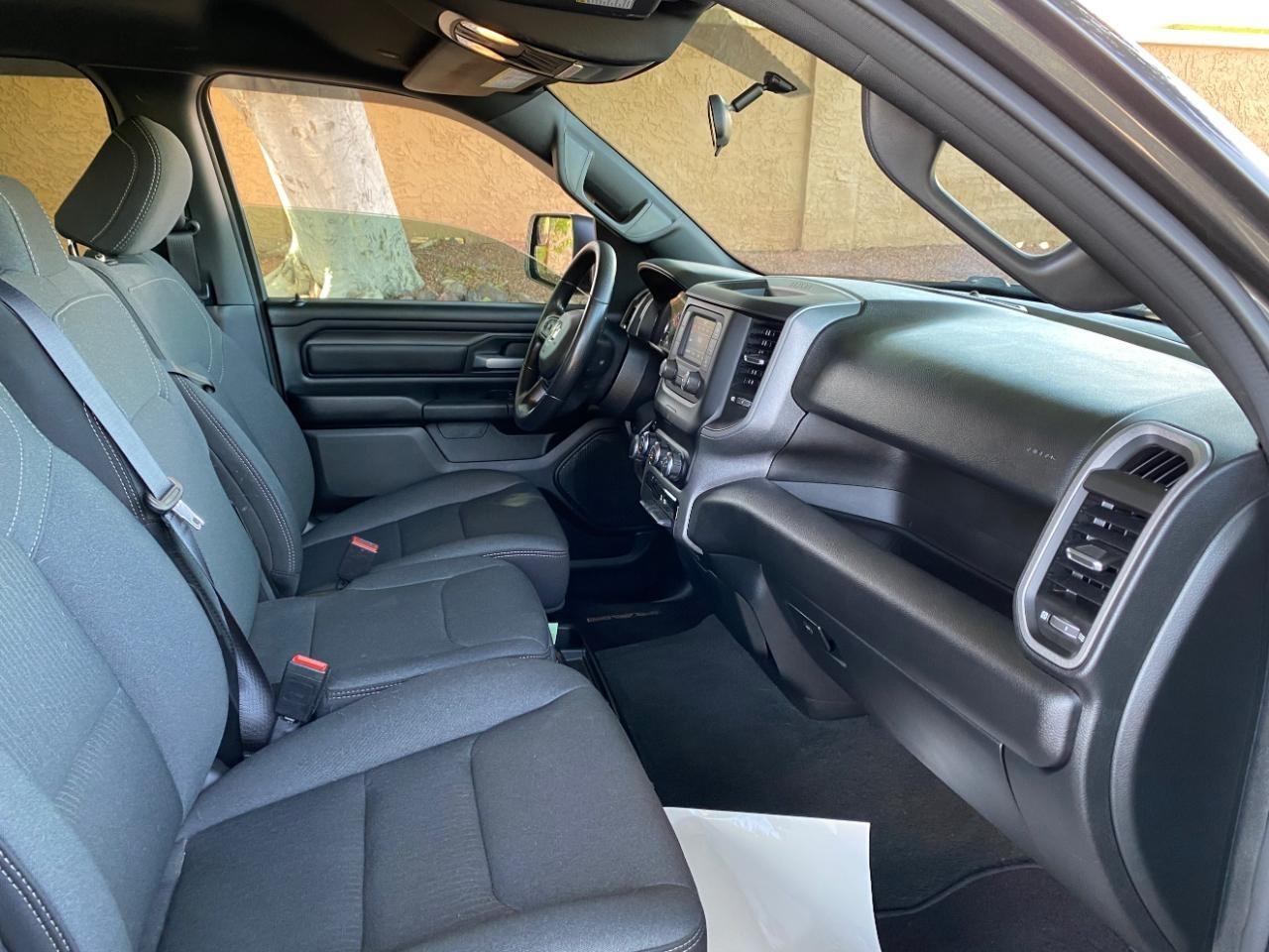 RAM 1500 Tradesman Quad Cab 4WD 2024