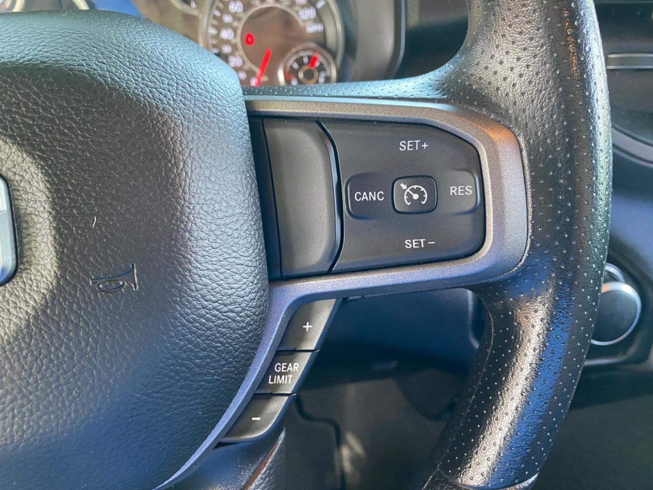 RAM 1500 Tradesman Quad Cab 4WD 2024
