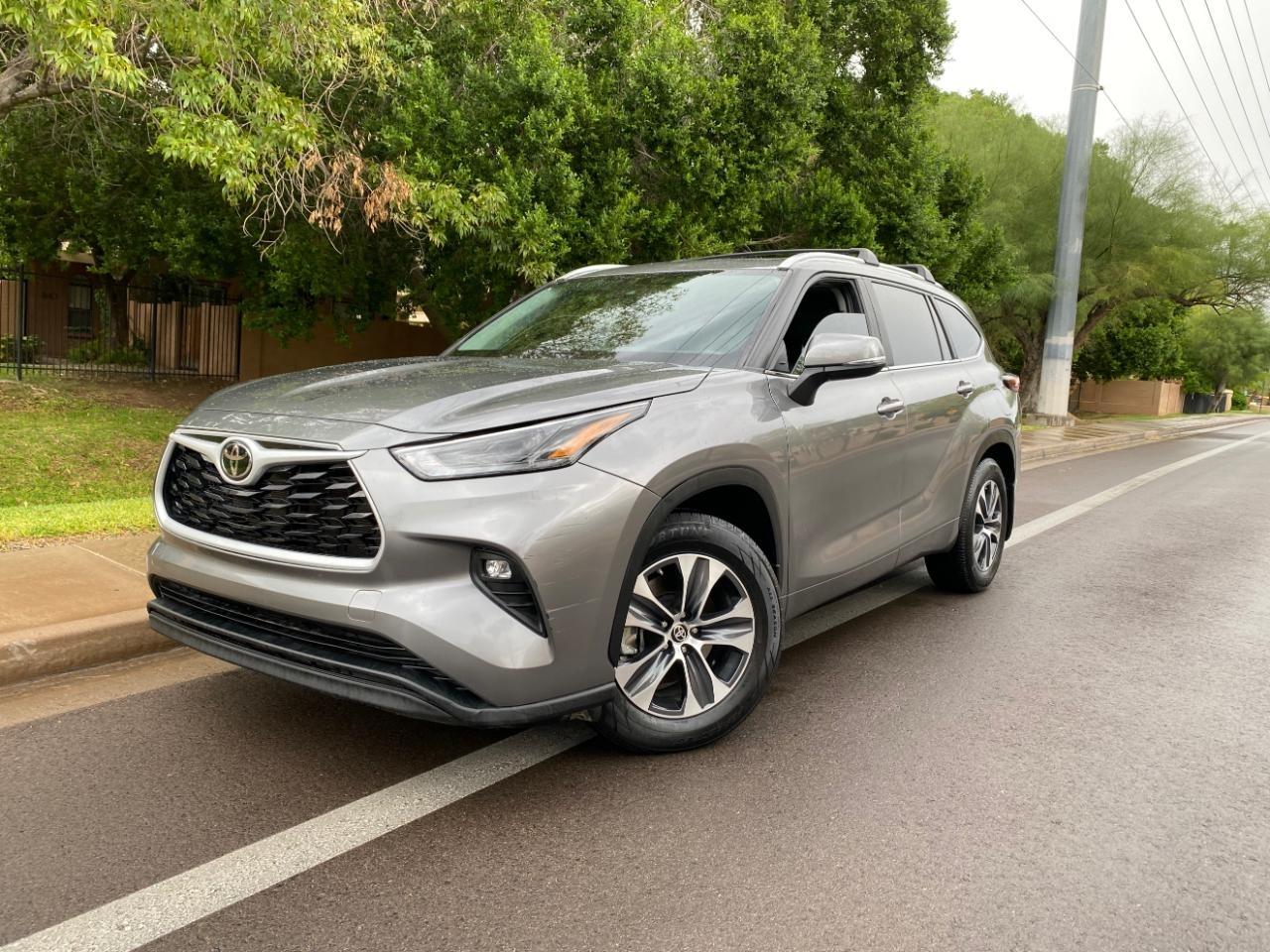 Toyota Highlander XLE 2025