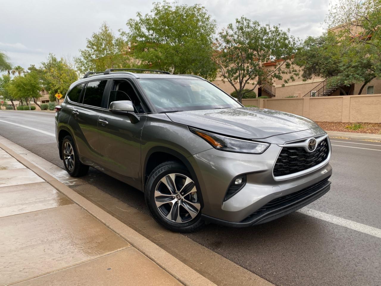 Toyota Highlander XLE 2025