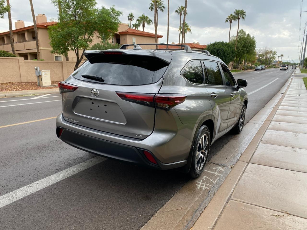 Toyota Highlander XLE 2025
