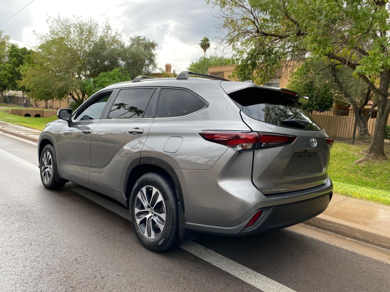 Toyota Highlander XLE 2025