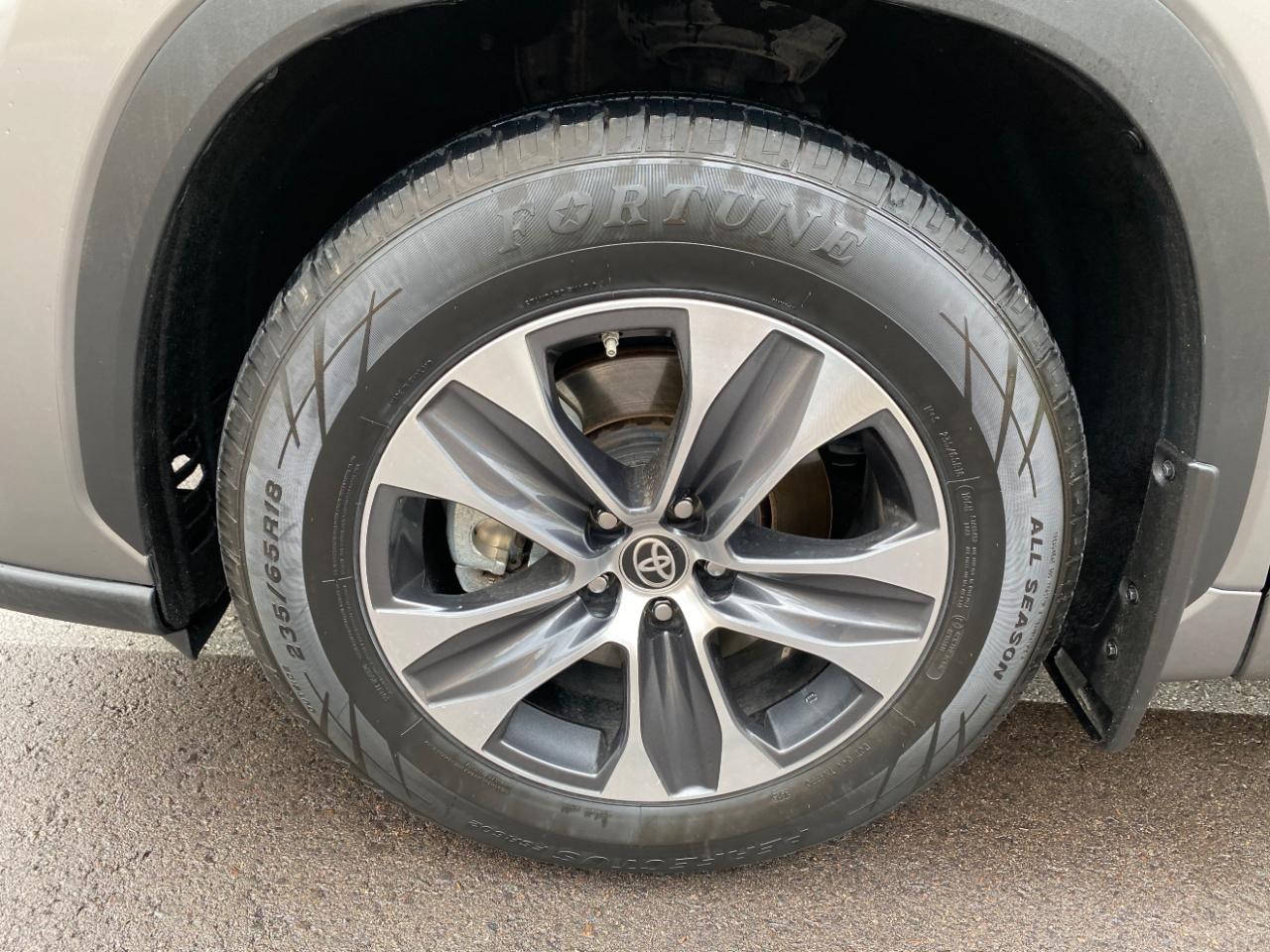 Toyota Highlander XLE 2025