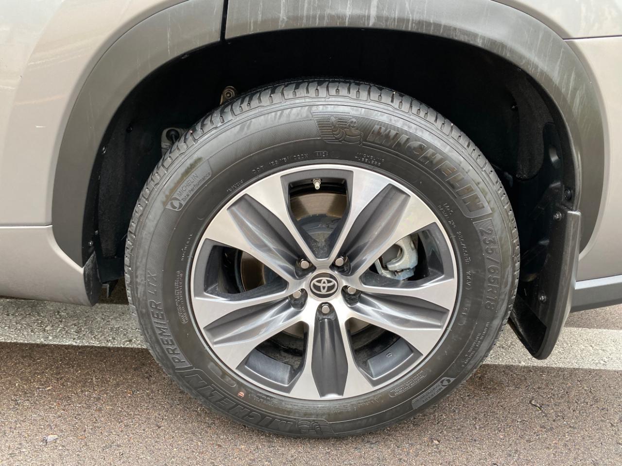 Toyota Highlander XLE 2025
