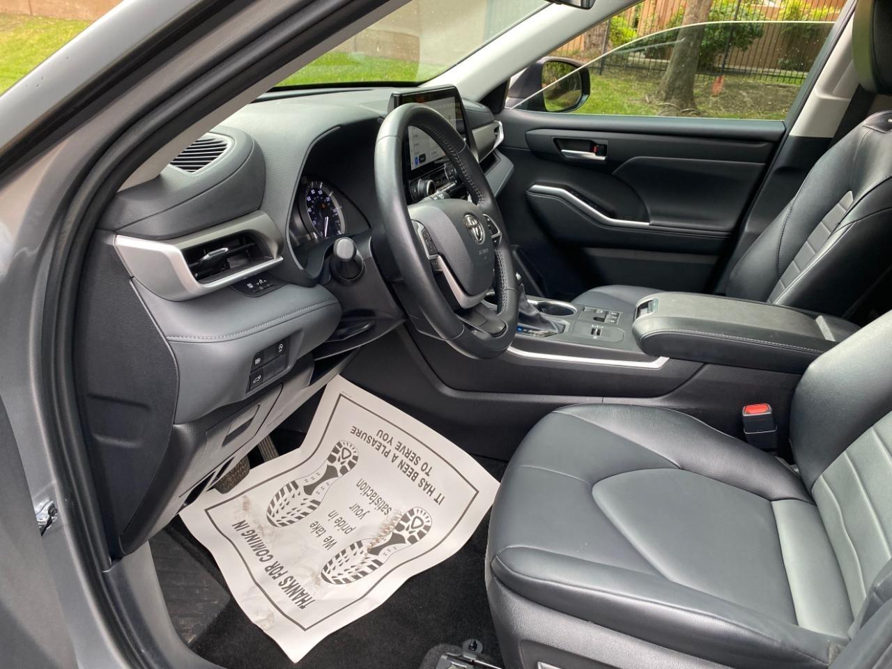 Toyota Highlander XLE 2025