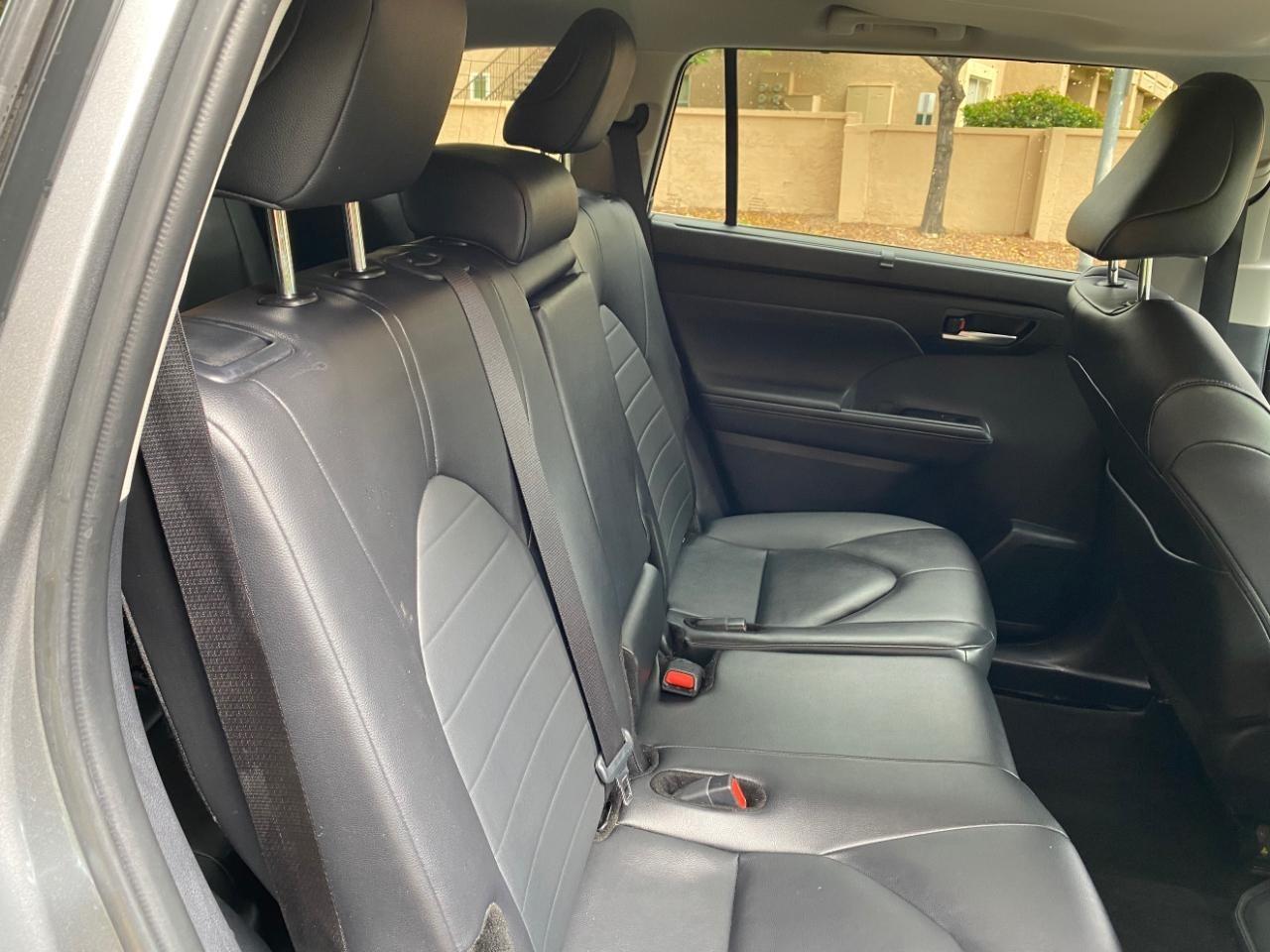 Toyota Highlander XLE 2025