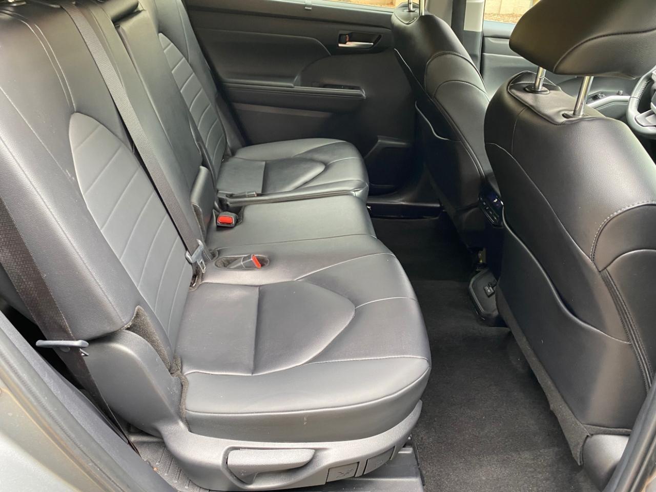 Toyota Highlander XLE 2025