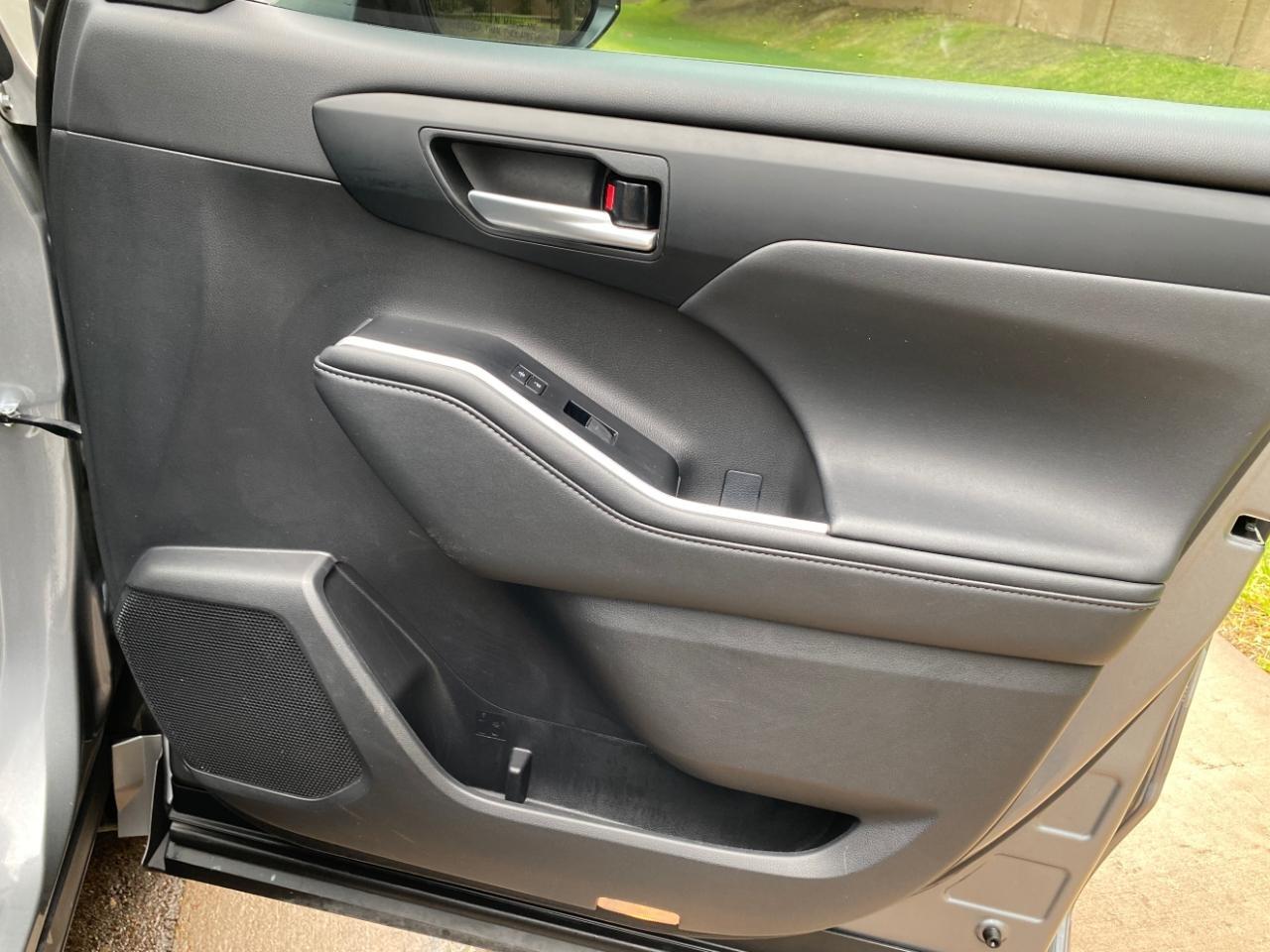 Toyota Highlander XLE 2025