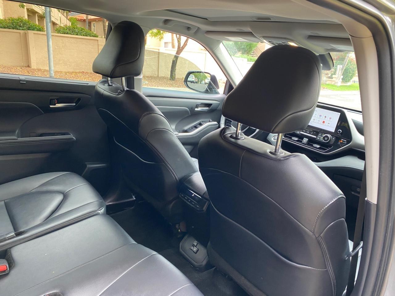 Toyota Highlander XLE 2025