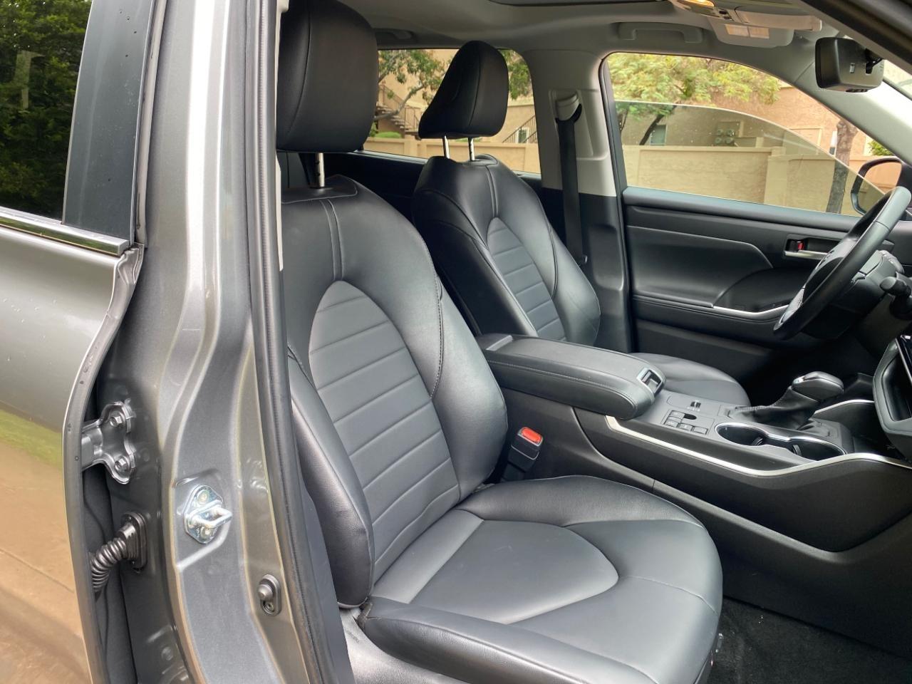 Toyota Highlander XLE 2025