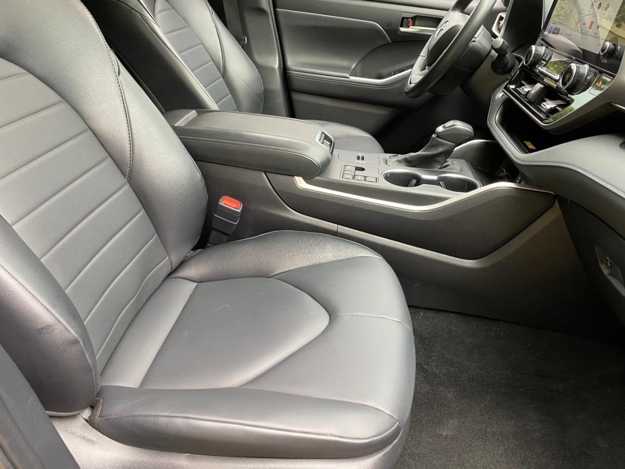 Toyota Highlander XLE 2025