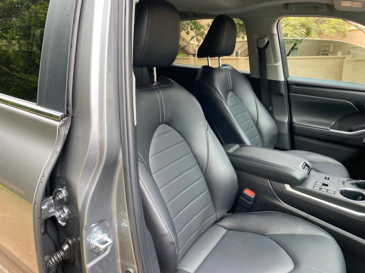 Toyota Highlander XLE 2025